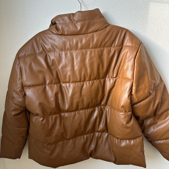 NWT GAP Women’s XL Carmel Brown Faux Leather Quilted Puffer Jacket Coat - Picture 2 of 8